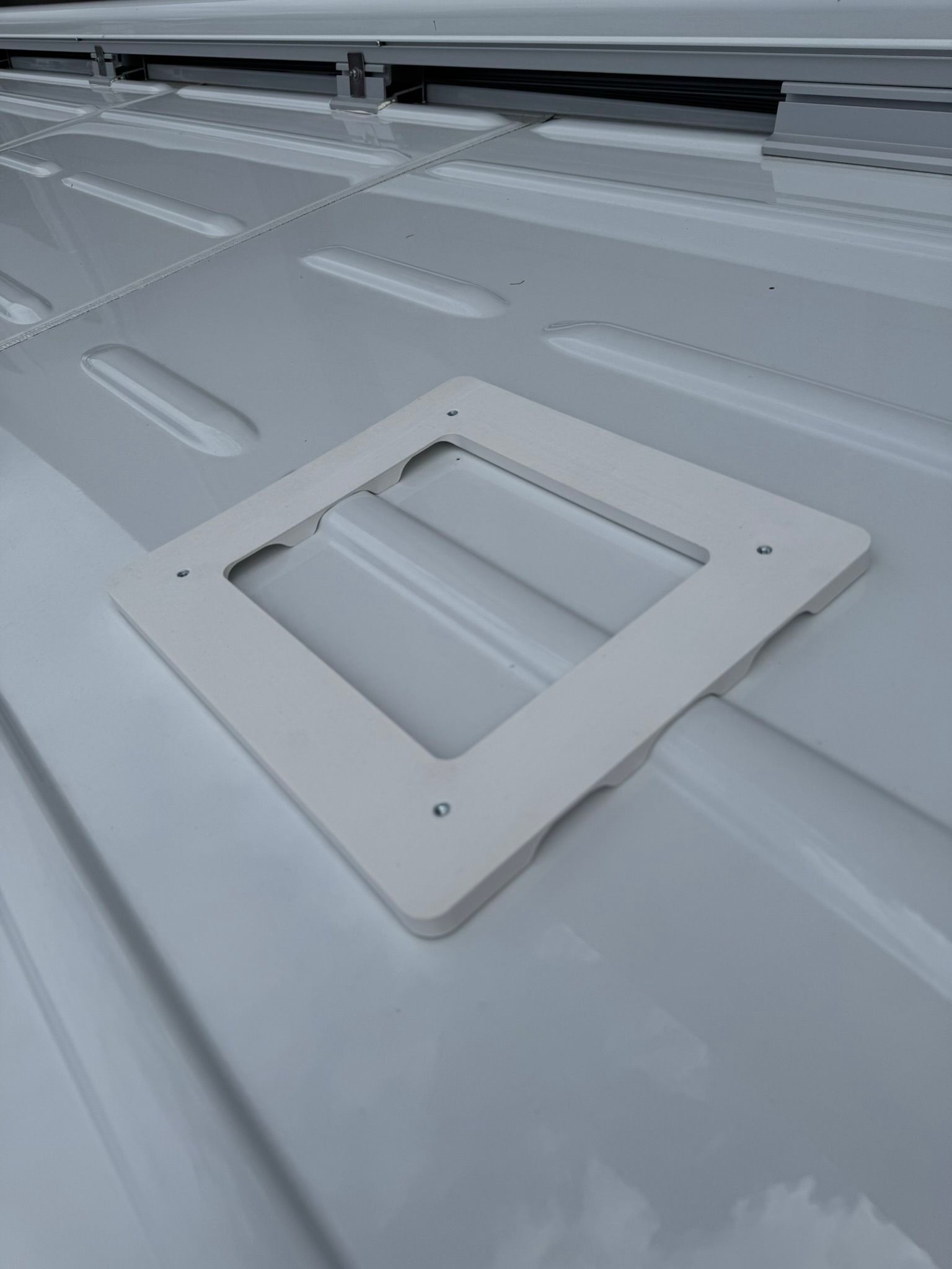 Adapterplatte SPRINTER  (ab 2018) für Flat Mount closed schwarz